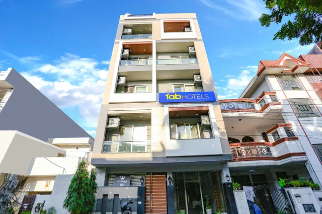 FabHotel Vikings - Hotel in Sector 17, Gurgaon