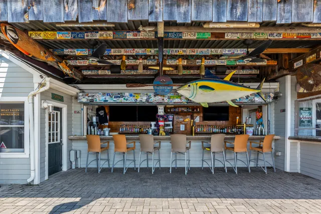 The Spot at Oakdale Yacht Club