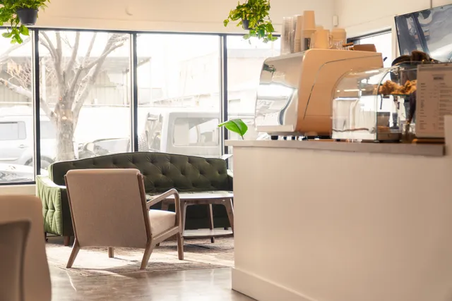 Luna coffee & crystals