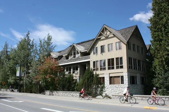 Twin Peaks Resort Whistler