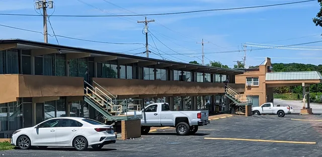 Midtown Inn & Suites