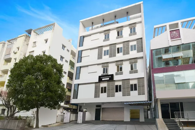 Super Townhouse Alwal Road