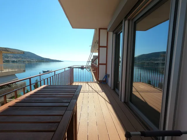 Cozy seafront apartment with beautiful view