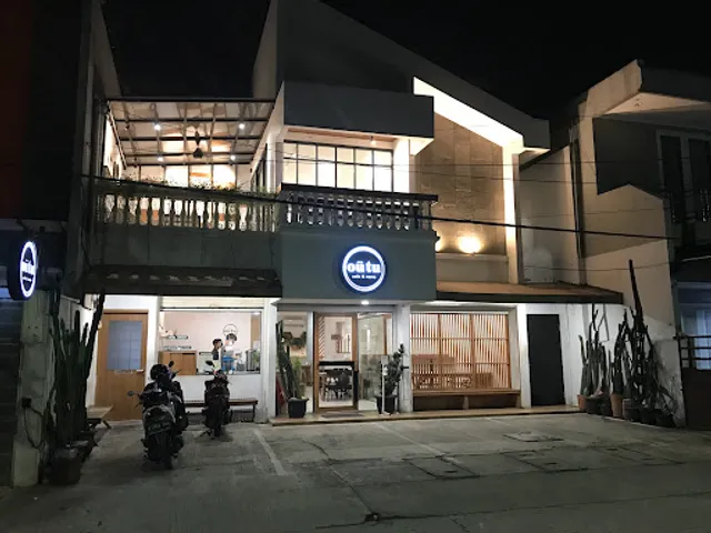 oūtu resto & coffee - Tanjung Duren