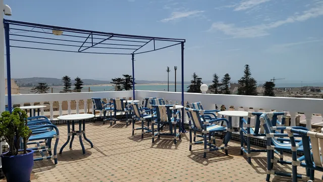 Al Fath(Cafe Resto Terrase Hotel)