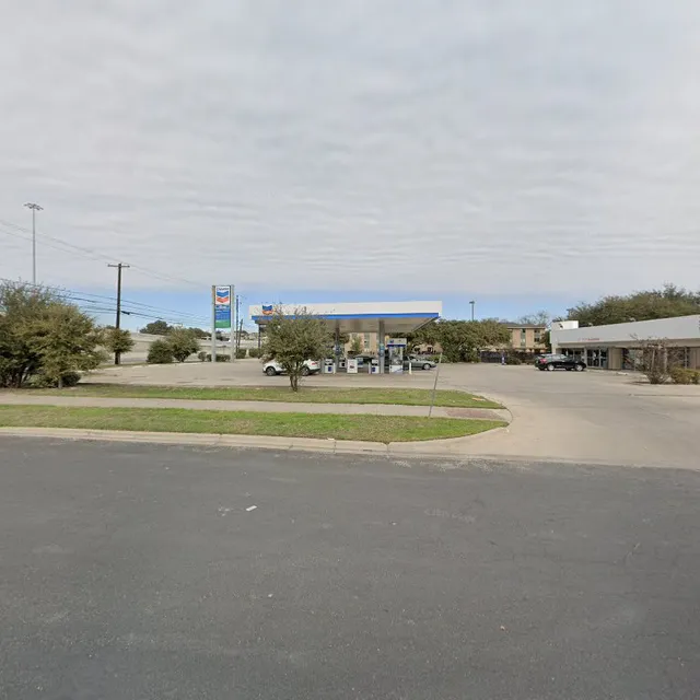 2723 S I-35 Frontage Rd
