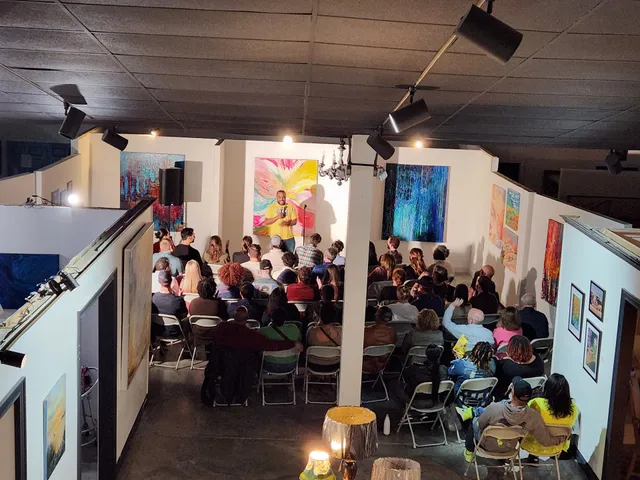 Coffey & Thompson Art Gallery, Frame and Design