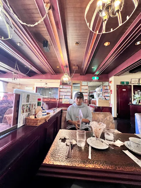 カフェテラス ロータリー（２階）