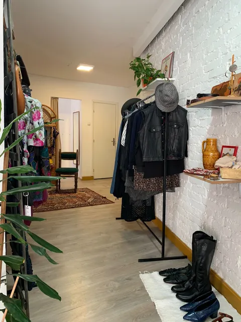 Pinklla Vintage Store