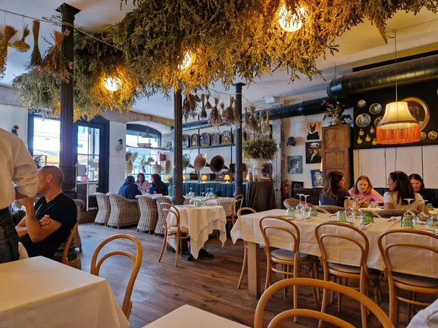 El Perro y la Galleta - Castelló