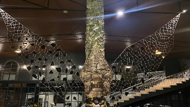 Hedon Estate | Kitchen & Lounge