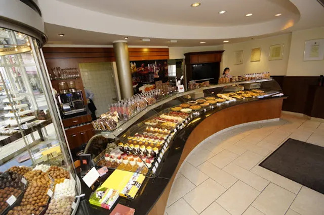 lille søester Café und Patisserie