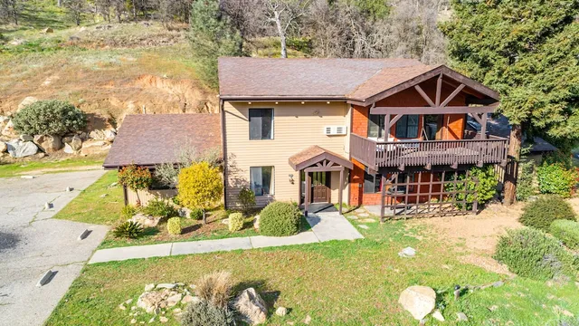 Yosemite Mountain Trail Lodge