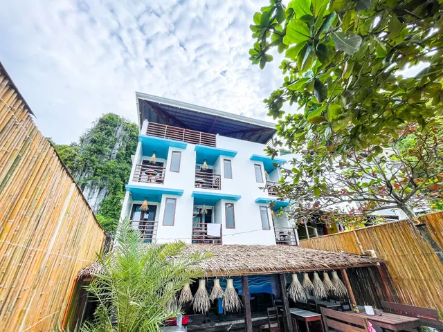 Amos Portside Inn El Nido