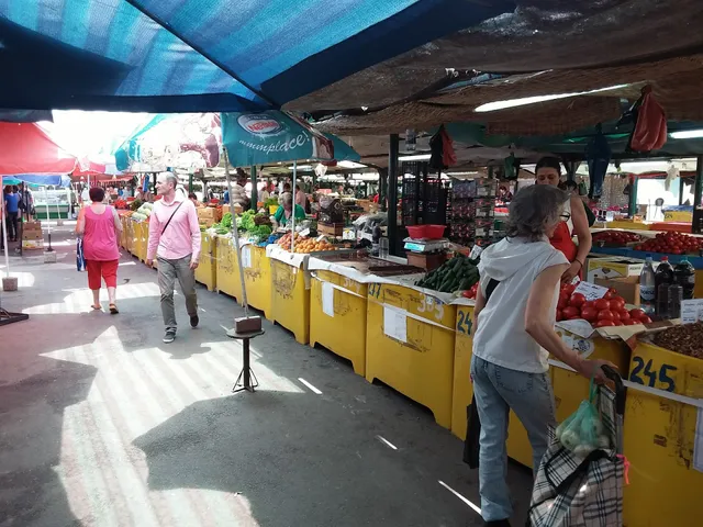 "Râmnicu Sărat" Market