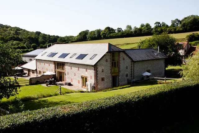 Pitlands Barns