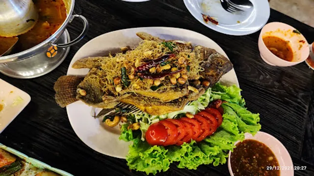 ท่าน้ำอภิรมย์