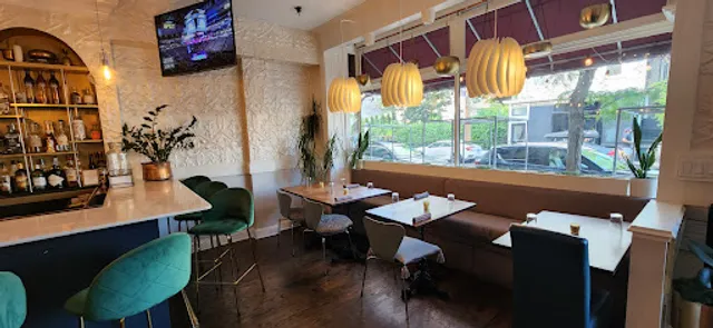 Pearl Restaurant & Bar