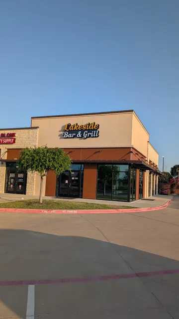 Lakeside Bar & Grill