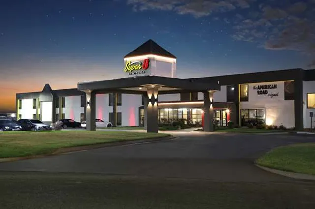 Super 8 by Wyndham Wichita South