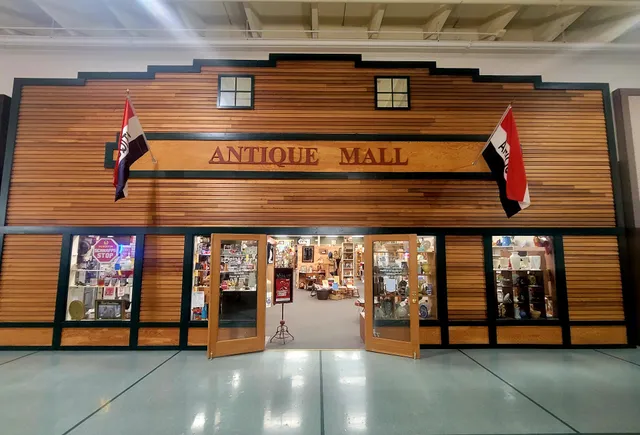 Plain & Fancy Antique Mall