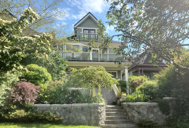 The Ivy on Parker Guest House