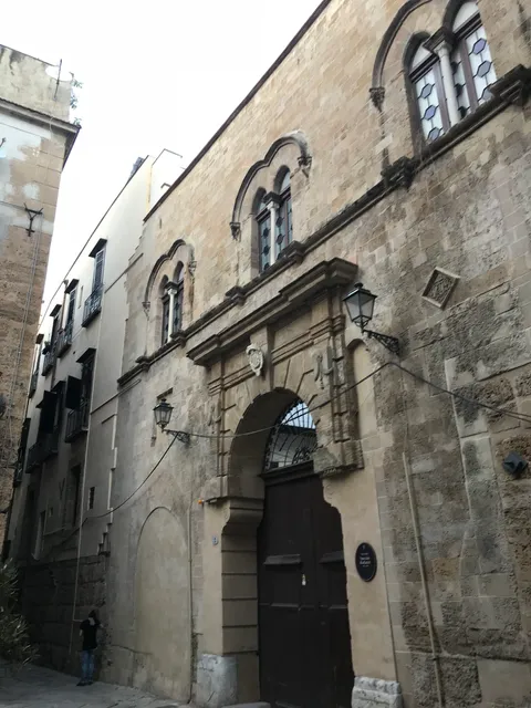 BeeClaire Guest House