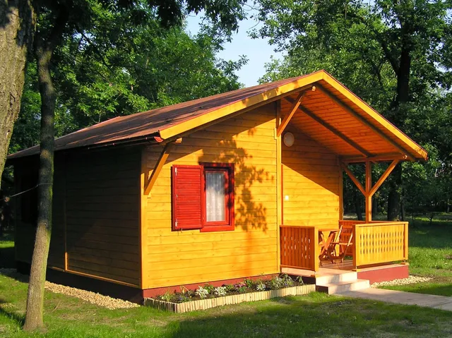 Árnyas Thermal Camping és Üdülőpark Szállás
