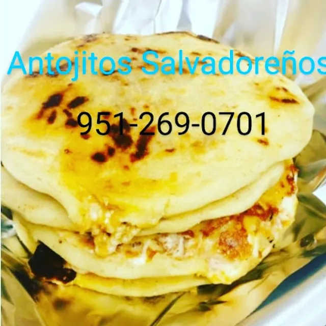 Antojitos Salvadoreños