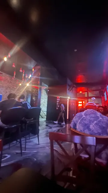 Iconz Sports Bar & Lounge