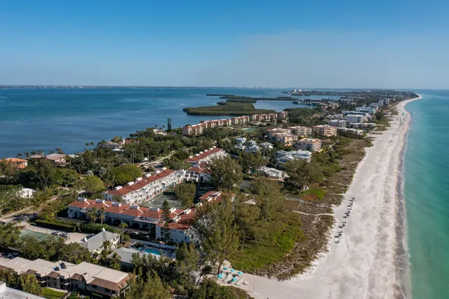 Club Longboat Beach & Ten