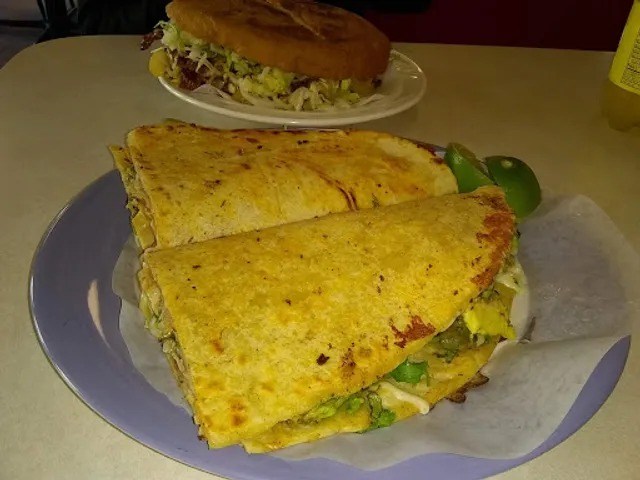 Loncheria & Panaderia Doña Tere