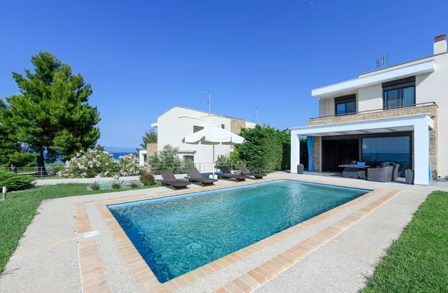 PENTANEMI LUXURY VILLA