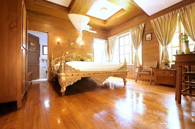 Golden Empress Hotel