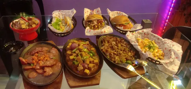 CHILL 'N MANILA RESTO BAR