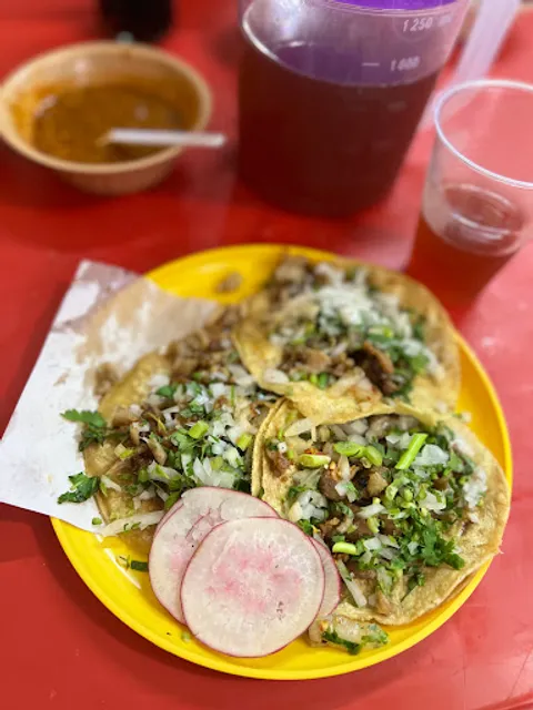 Taquería y Tepachería "El Paisa"