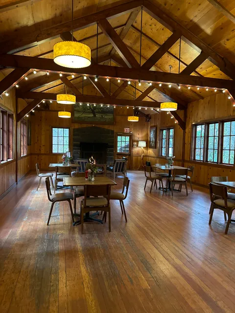 The Big Leaf Market & Grill in Silver Falls State Park