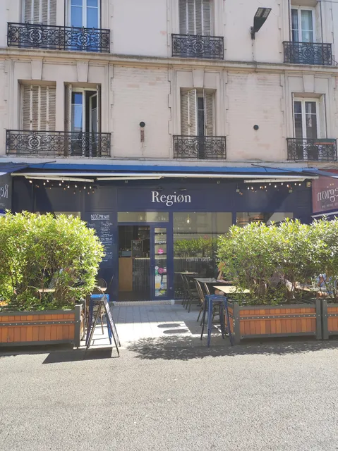 Regiøn (Restaurant, crêperie café & bubble Tea)
