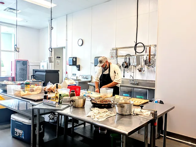 The Paella Party People / Tasty King LLC