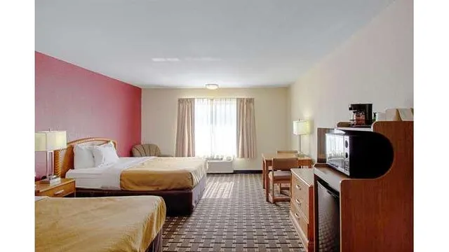 Econo Lodge Inn & Suites Wisconsin Dells
