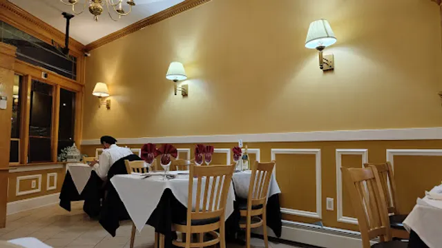 Mateus' Restaurant & Bar