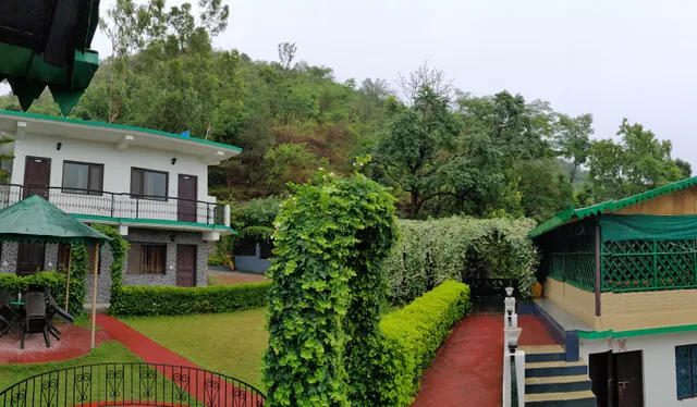 OYO 14559 The Gharonda