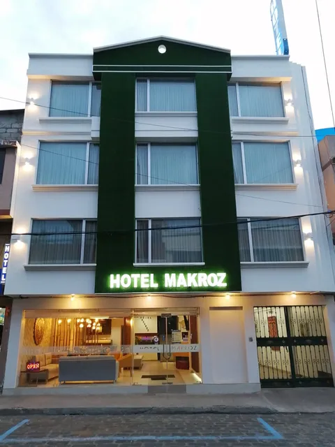 Hotel Makroz