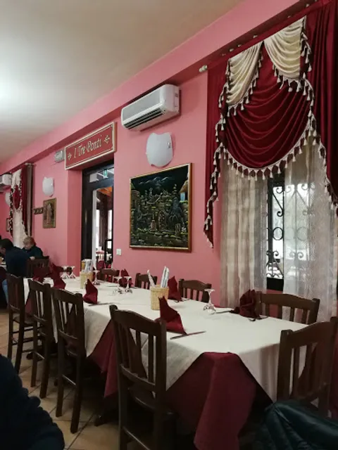 Ristorante Indiano e Pizzeria Tre Ponti