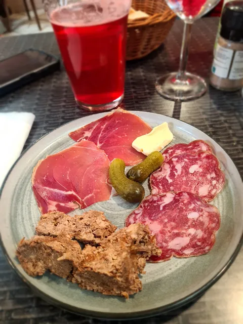 Cafe de la mairie Restaurant ouvert tous les midis du lundi au vendredi