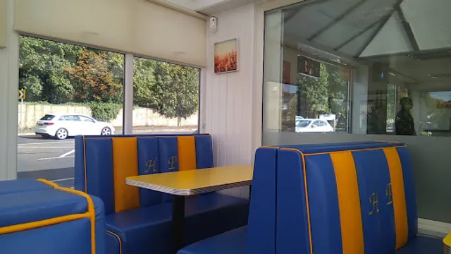 HENNIE PENNY'S CHICKEN