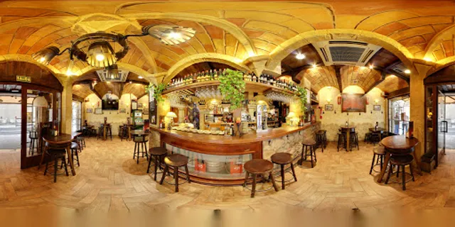 Christopher Corner Bar