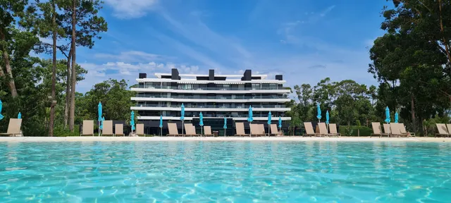 Edificio Crystal Views