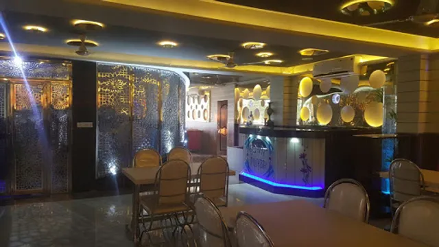 Hotel Om's Royal Plaza