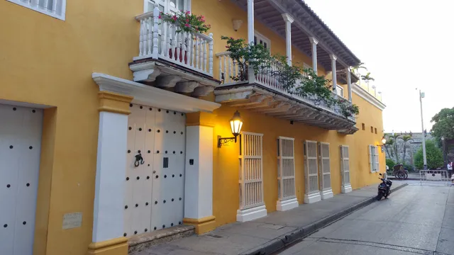 Callejon de Los Estribos